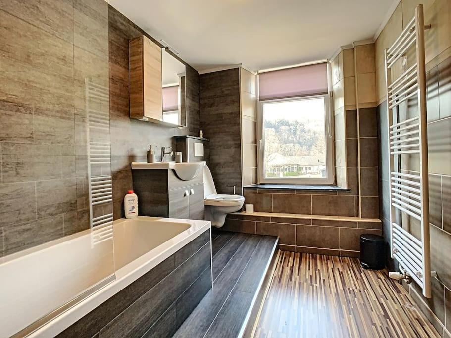 Vue Sur Meuse Avec Jacuzzi Et Sauna Exterieur. Yvoir Ngoại thất bức ảnh